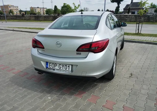 samochody osobowe Opel Astra cena 40500 przebieg: 198000, rok produkcji 2017 z Opoczno